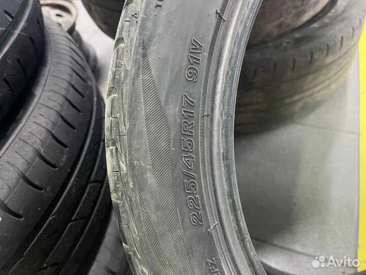 Bridgestone MY-02 Sporty Style 225/45 R17
