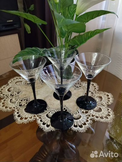 Бокалы для мартини и коктейлей