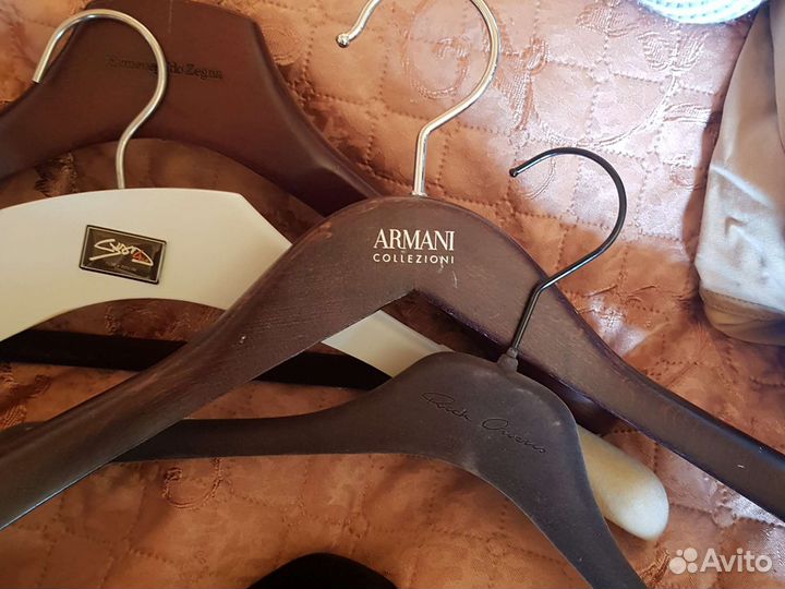 Вешалки плечики