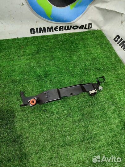 Кронштейн воздушного фильтра BMW 7 F01/F02 F02
