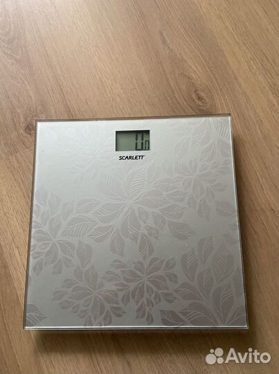 Весы напольные электронные Scarlett