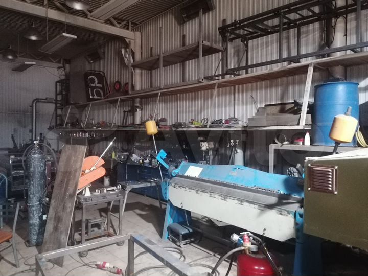 Гараж, > 30 м²