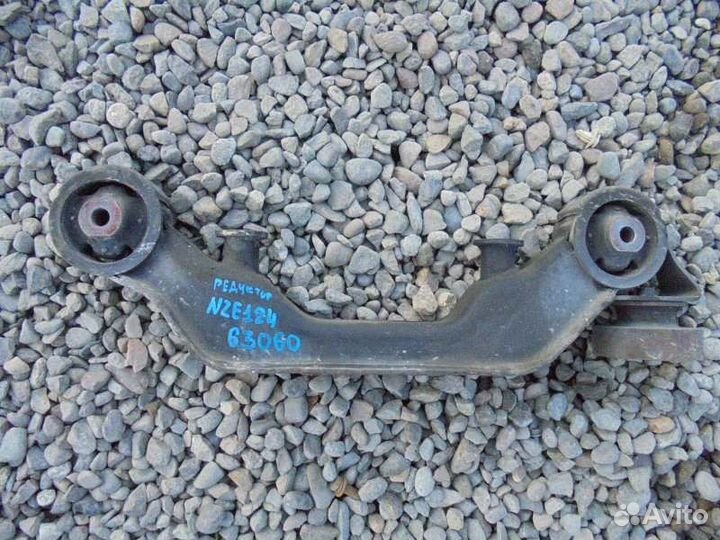 Крепление редуктора Toyota Corolla Fielder NZE124