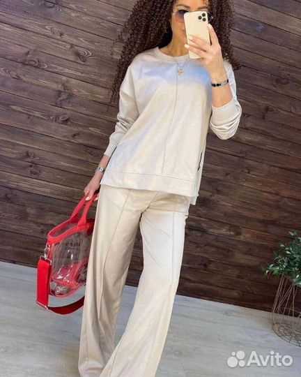 Костюм женский