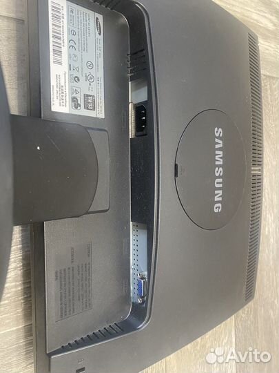 Монитор Samsung SyncMaster 943N