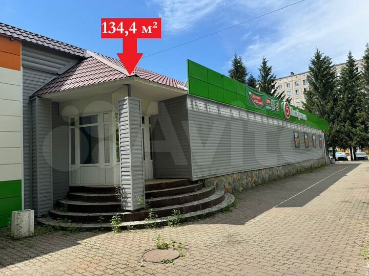 Торговая площадь 134.4 м² на трафике 