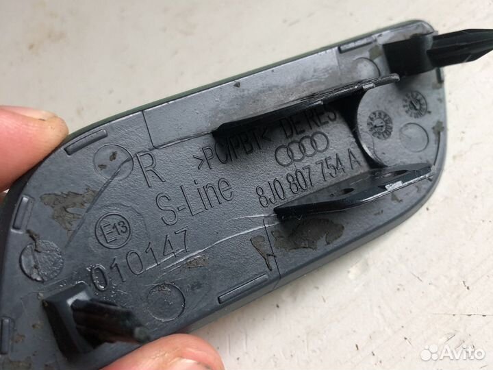 Крышка форсунки омывателя прав лев Audi TT RS