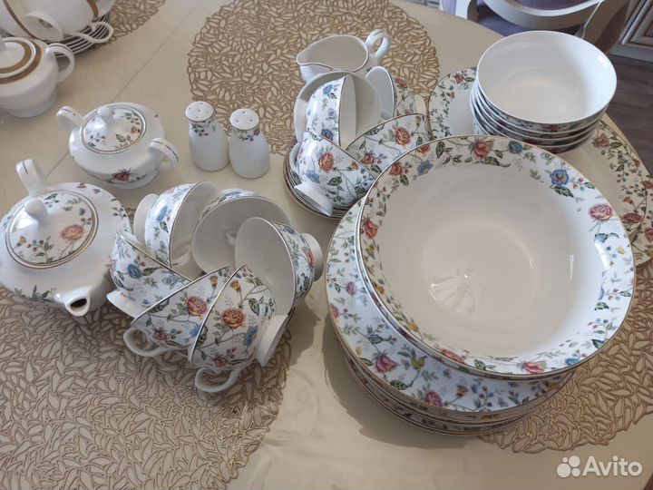 Набор столовой посуды на 12 персон