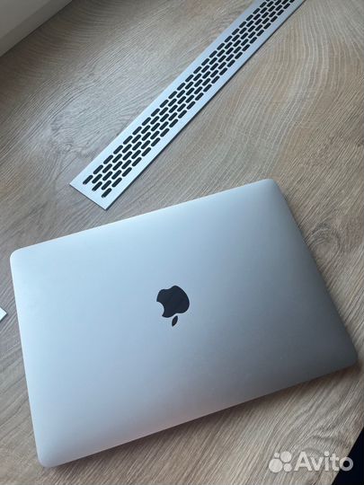 Apple MacBook air 13 2020 m1 8gb 256