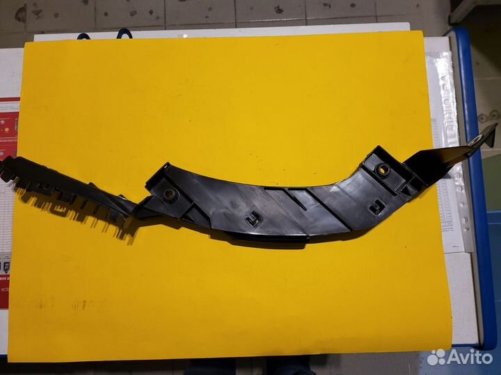 Кронштейн подфарный правый Polo 2010-2020