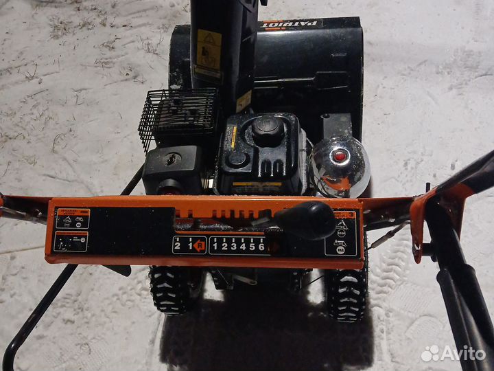 Снегоуборщик бензиновый бу