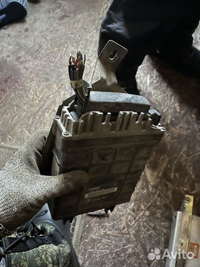 Блок управления двс volkswagen passat b3