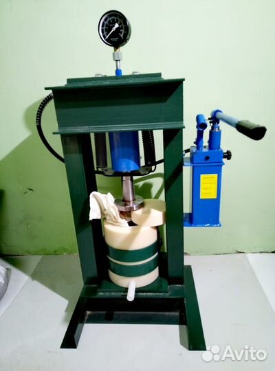 Маслопресс(бочок) холодного отжима масла 2,3л