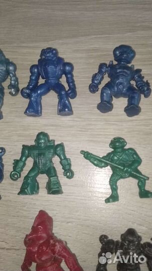 Пластмассовые фигурки звероботы солдатики