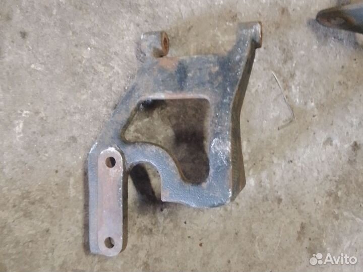 Кронштейн Мерседес R 01-21099-000