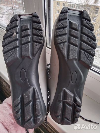 Лыжные ботинки для девочки