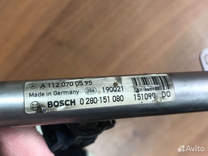 Топливная рампа в сборе с форсунками Mercedes W220