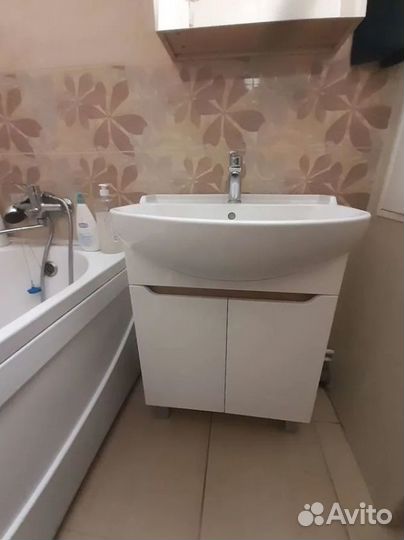 Мастер на час. Установка карнизов, люстр, розеток