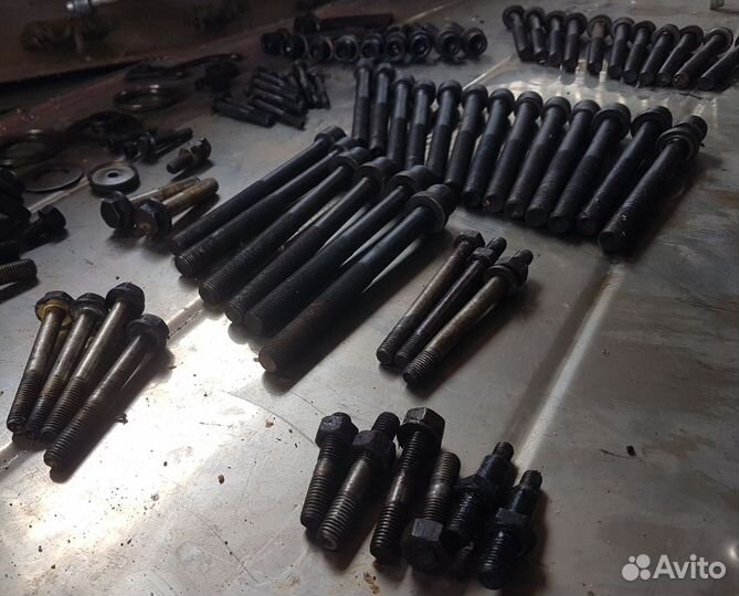 Болты и шпильки двигателя Ваз 2110 - 2115