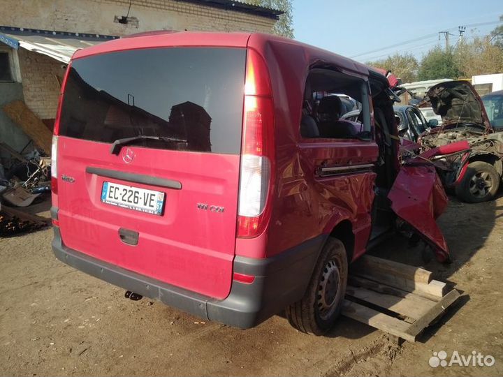 Вакуумный насос Mercedes-Benz W639