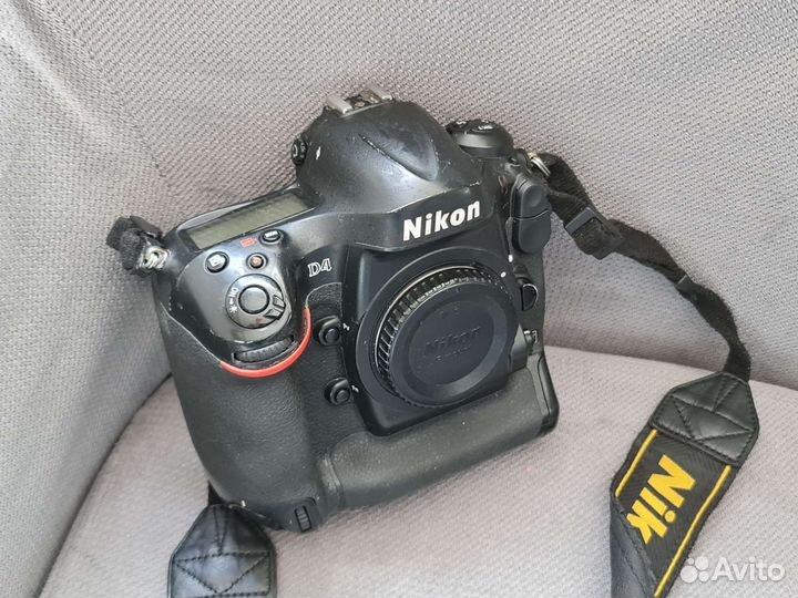Зеркальный фотоаппарат Nikon D4