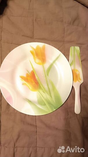 Тарелка и лопатка для торта