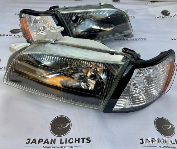 Фары хрустальные темные передние Toyota