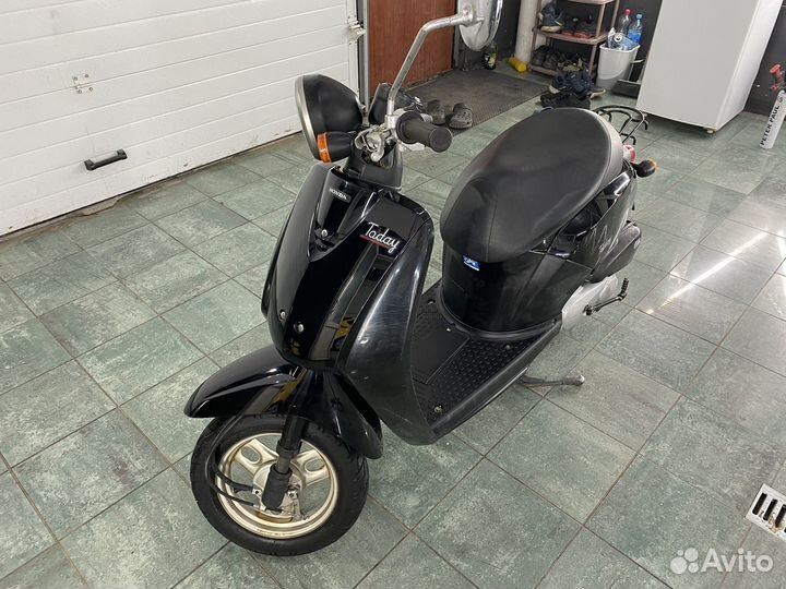 Японский скутер Honda Today