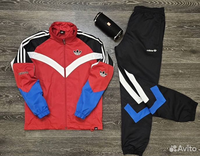 Спортивный костюм adidas