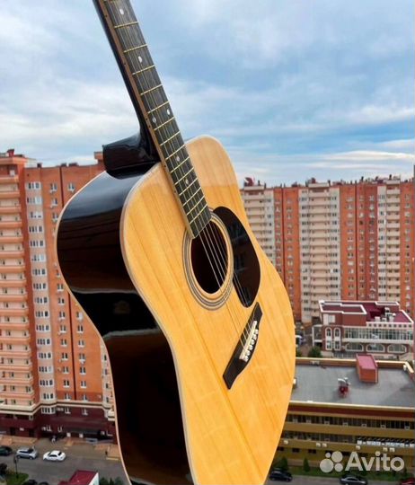 Акустическая классическая гитара