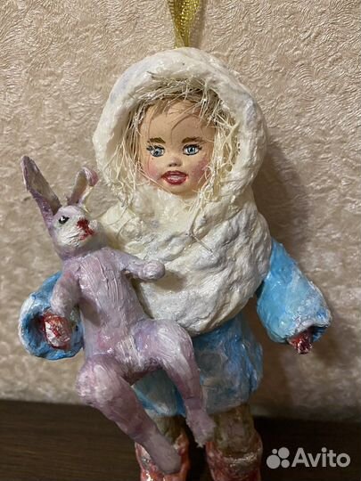 Девочка и кролик. Ватная игрушка. Зимняя поделка