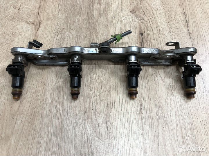 Рампа с форсунками Honda Civic 8 4d