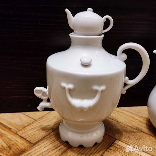 Чашки, графины, Гжель