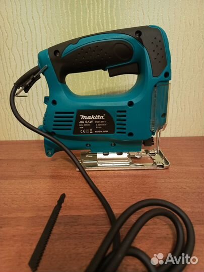 Лобзик электрический Макита с регулировкой оборот