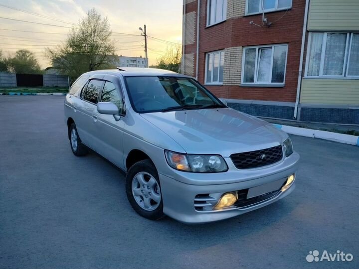 Nissan R Nessa 2.4 AT, 2000, 230 000 км