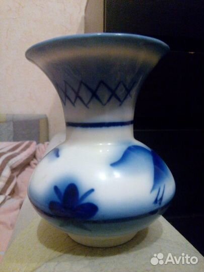 Продается фарфоровая ваза лфз