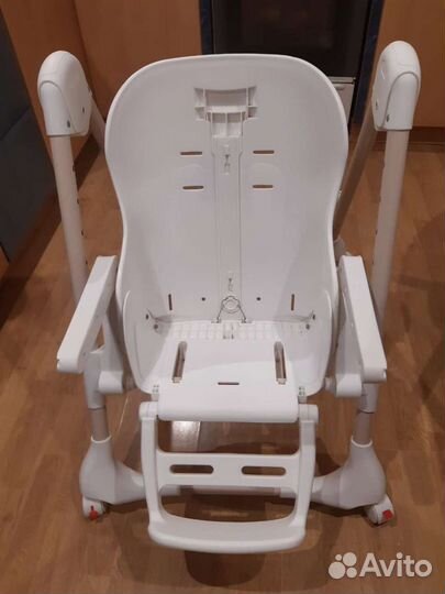 Продается стульчик для кормления happy baby w