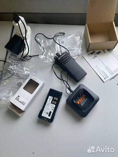 Цифровая радиостанция Motorola DP4400 UHF