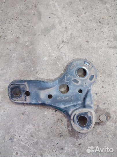 Кронштейн передней балки Mazda 6 GH