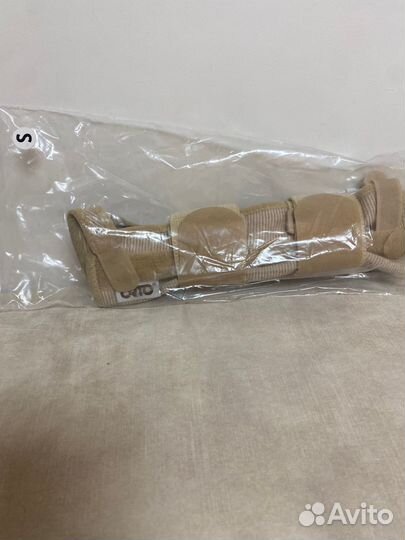 Бандаж лучезапястный (левая рука)