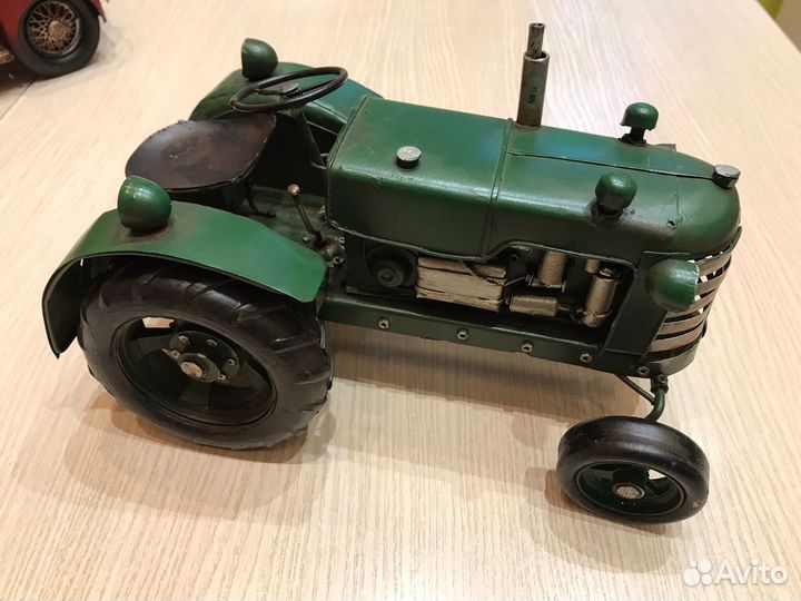 Модель трактора