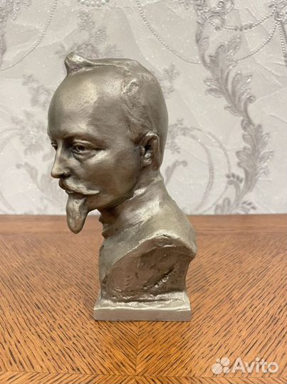 Бюст «Ф.Э. Дзержинский»