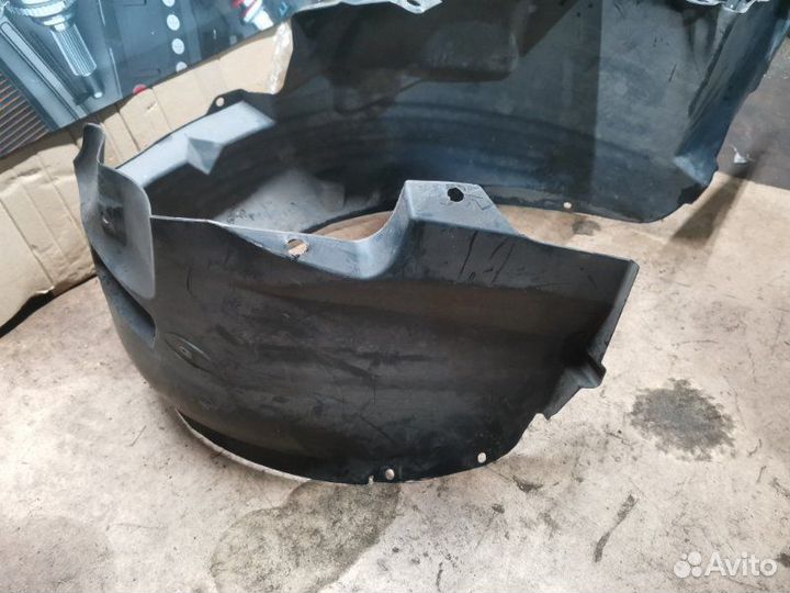 Подкрылок передний левый Chevrolet Lacetti хетчбек
