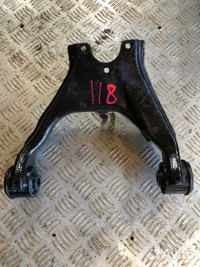 Рычаг верхний передний правый Mitsubishi L200