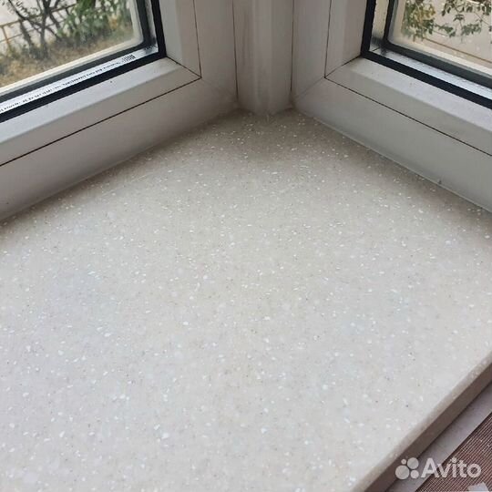 Подоконник из искусственного камня акрил и кварц
