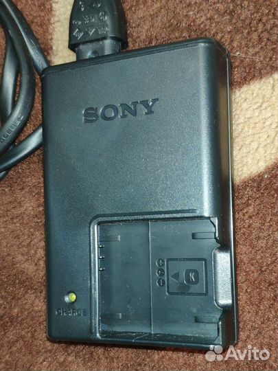 Зарядное устройство Sony