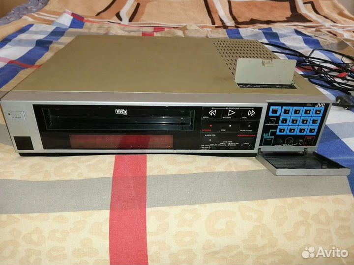 Видеомагнитофон JVC Япония