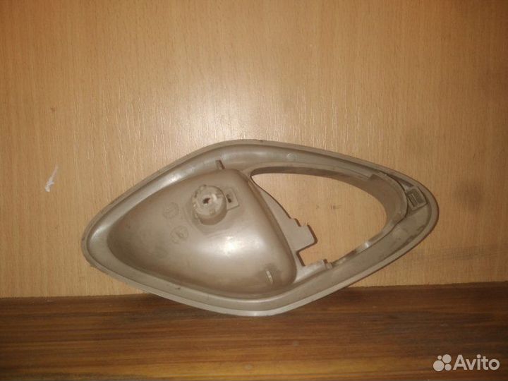 Ручка двери внутренняя передняя левая Mazda