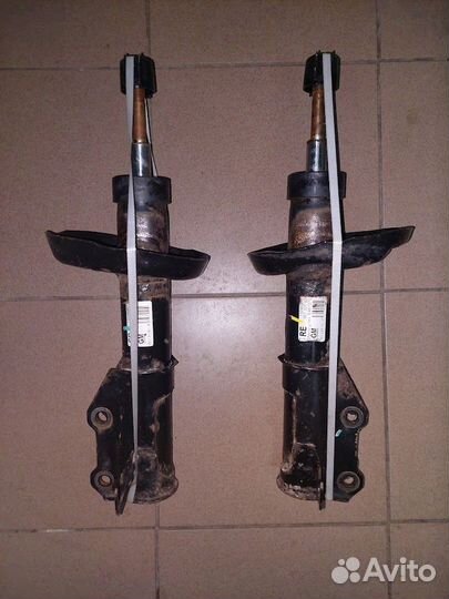 Амортизаторы opel insignia, правый и левый