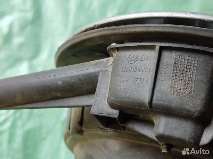 Лючок бензобака Volkswagen Golf 4 хетчбек 1.4 2002